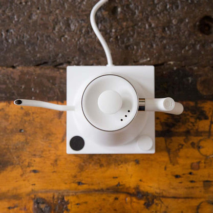 The Stagg EKG is Fellow's electric pour-over kettle designed for coffee lovers. With variable temperature control and a stunning minimalist design, the Stagg EKG is the ultimate pour-over kettle.